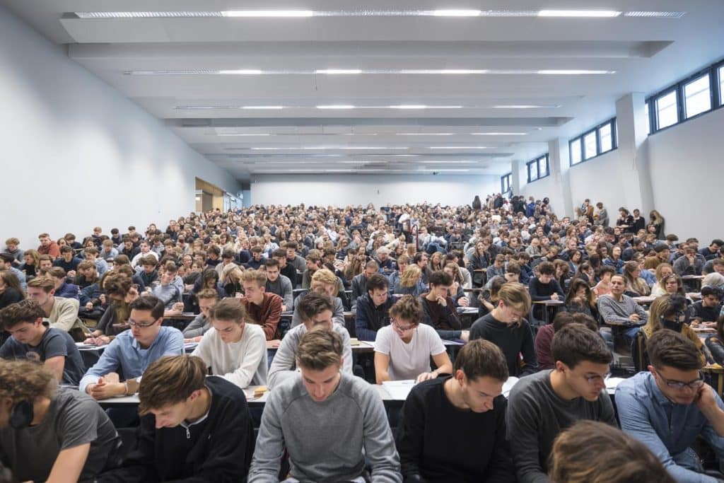 surbooking ecoles de commerce etudiants